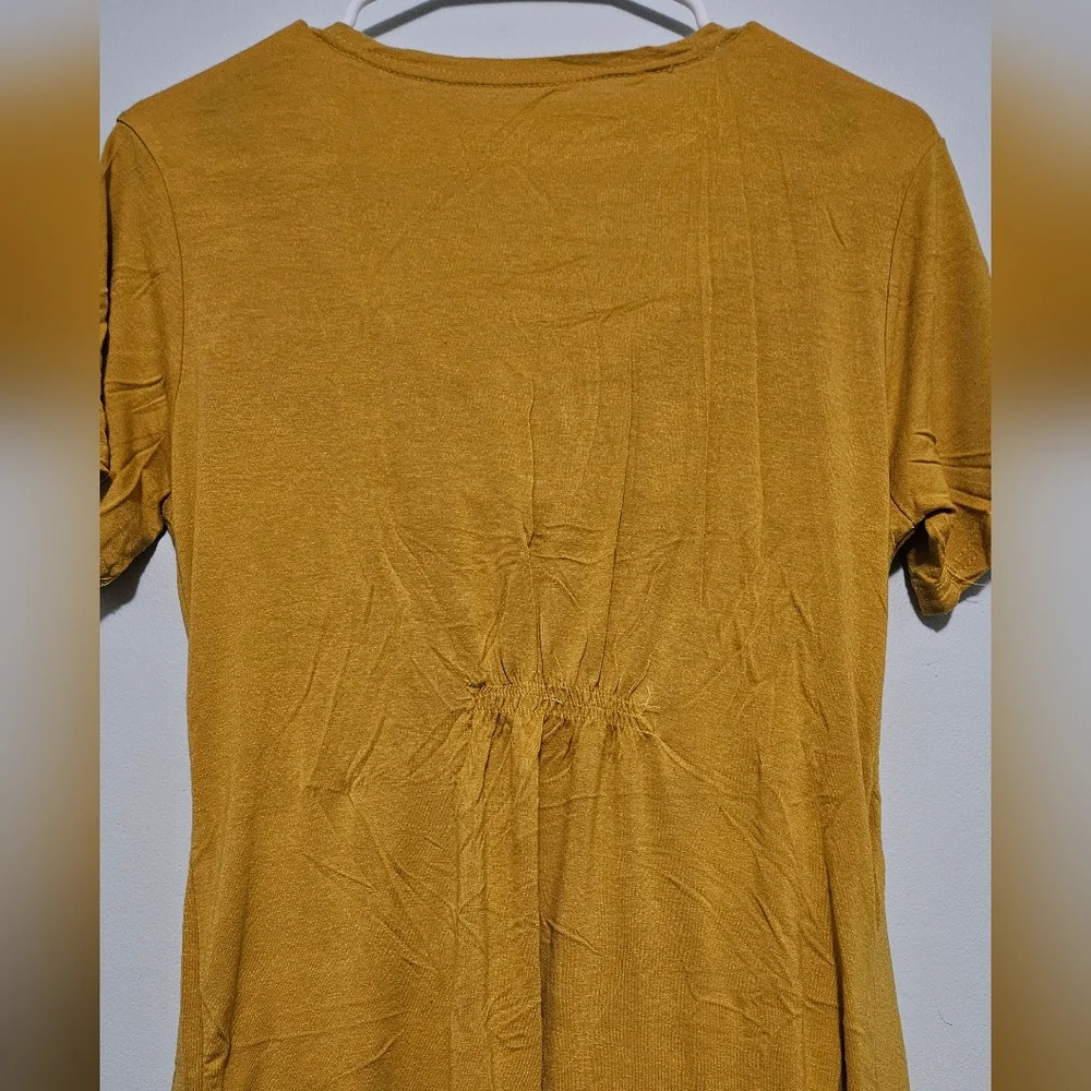 Chic Garment - Picture 2 of 2